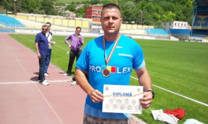Un poliţist constănţean, medaliat cu aur la Campionatul Naţional de Atletism şi Cros
